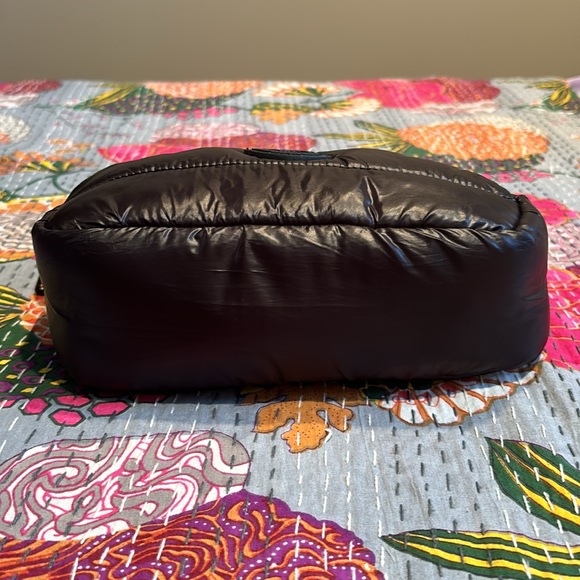 Moncler VIP Toiletry Bag - Picture 2 of 6